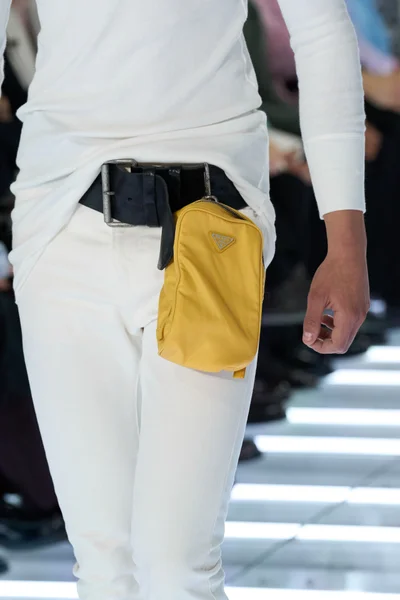 Look 15